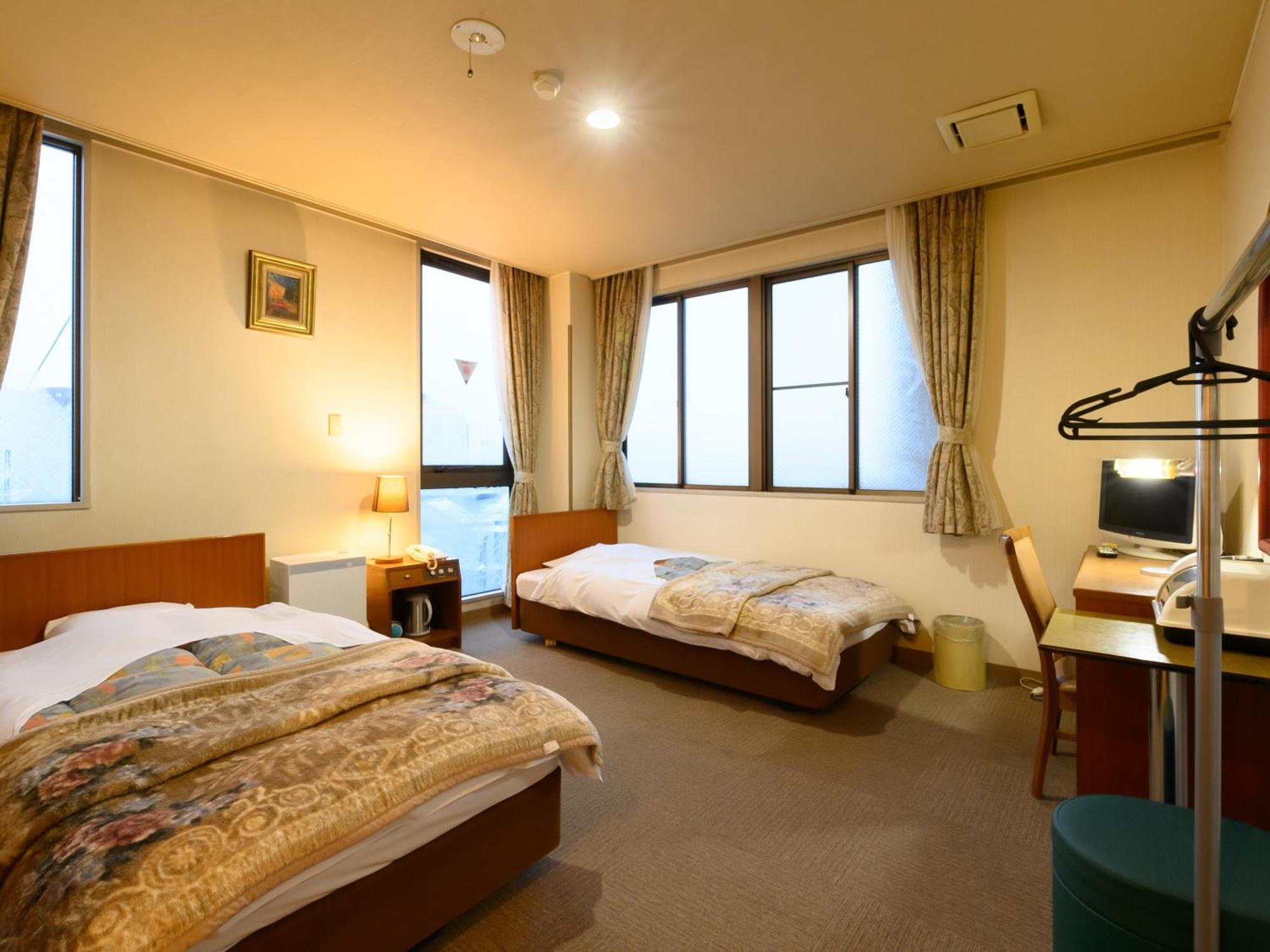 Tabist Business Ryokan Hotel Yukimiso Toyama Station Esterno foto